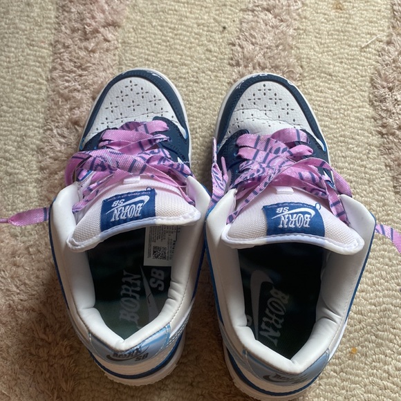 Nike shoes size 5.5 - Picture 2 of 5